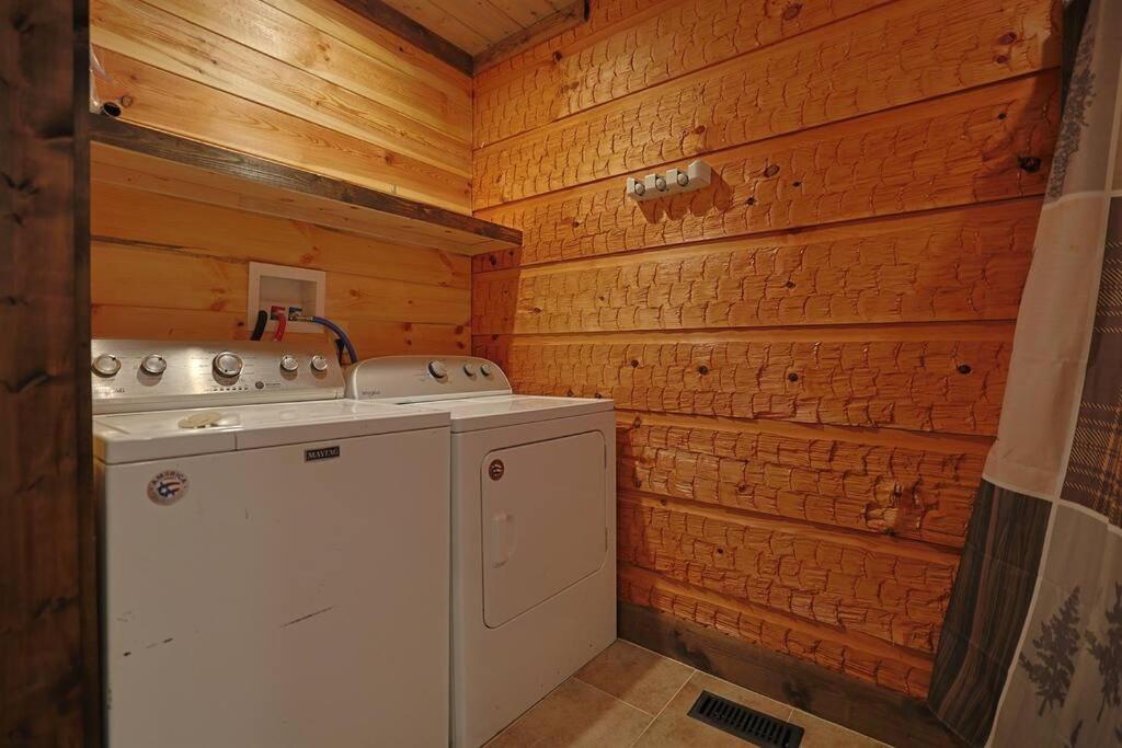 Rustic Modern Cabin With Hot Tub Near Rafting And Great Smokey Mountains مدينة كليرمونت المظهر الخارجي الصورة