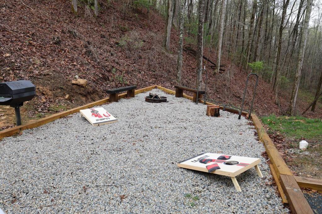 Rustic Modern Cabin With Hot Tub Near Rafting And Great Smokey Mountains مدينة كليرمونت المظهر الخارجي الصورة