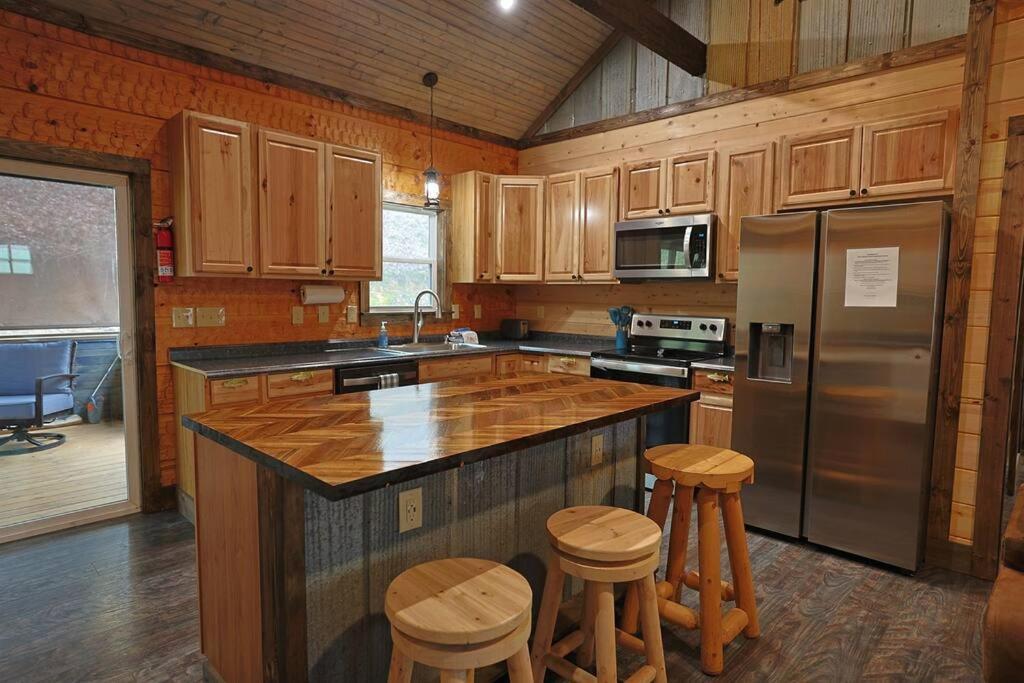 Rustic Modern Cabin With Hot Tub Near Rafting And Great Smokey Mountains مدينة كليرمونت المظهر الخارجي الصورة
