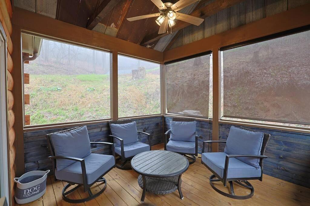 Rustic Modern Cabin With Hot Tub Near Rafting And Great Smokey Mountains مدينة كليرمونت المظهر الخارجي الصورة
