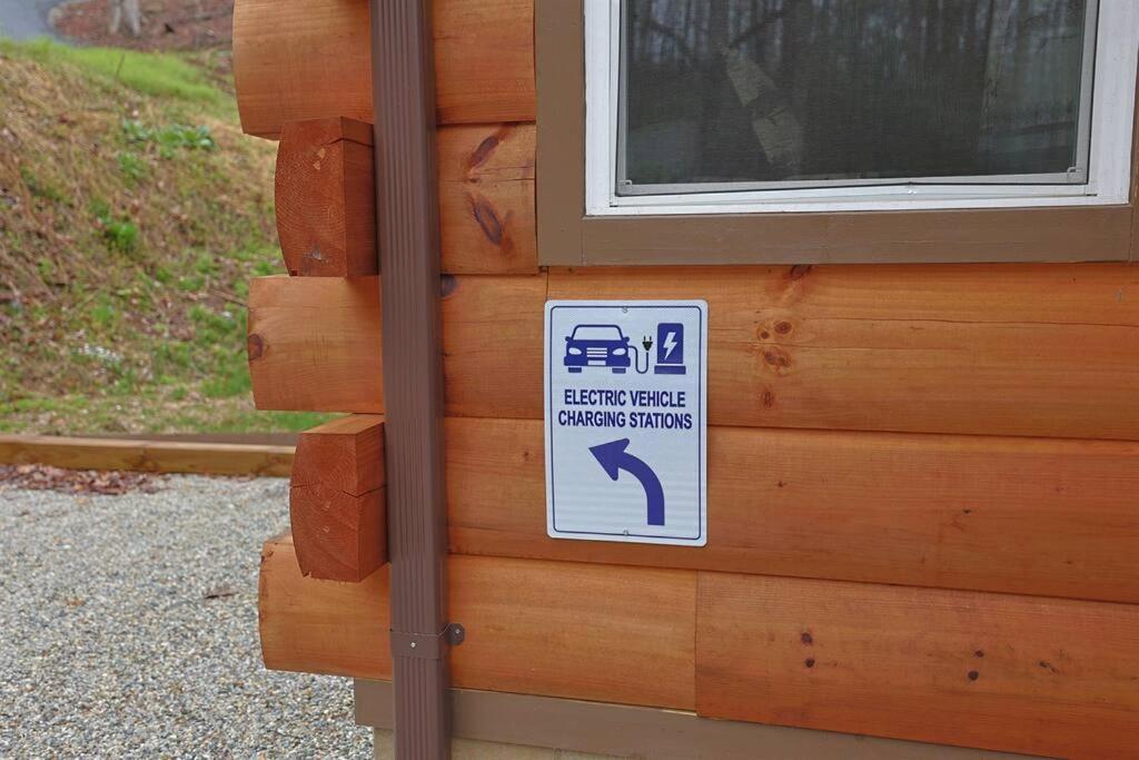 Rustic Modern Cabin With Hot Tub Near Rafting And Great Smokey Mountains مدينة كليرمونت المظهر الخارجي الصورة