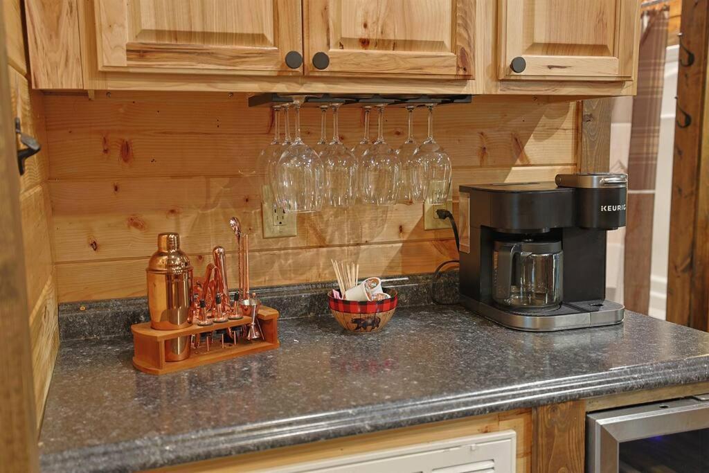 Rustic Modern Cabin With Hot Tub Near Rafting And Great Smokey Mountains مدينة كليرمونت المظهر الخارجي الصورة