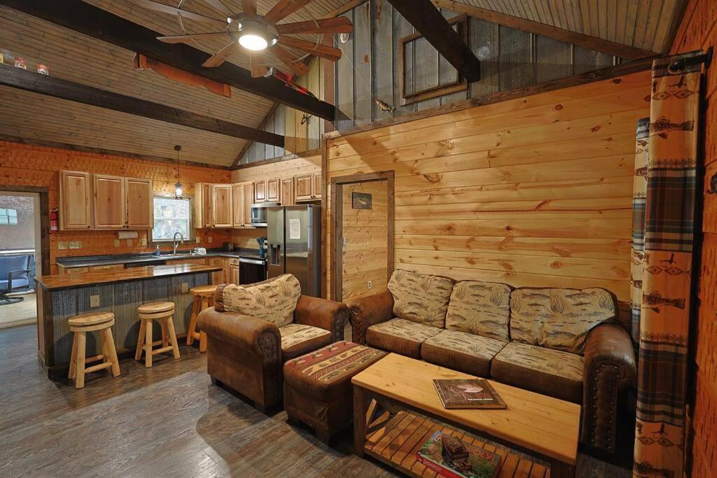 Rustic Modern Cabin With Hot Tub Near Rafting And Great Smokey Mountains مدينة كليرمونت المظهر الخارجي الصورة